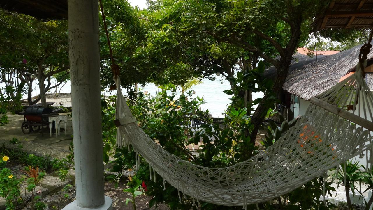 Moalboal T Breeze Coastal Resort Exteriör bild