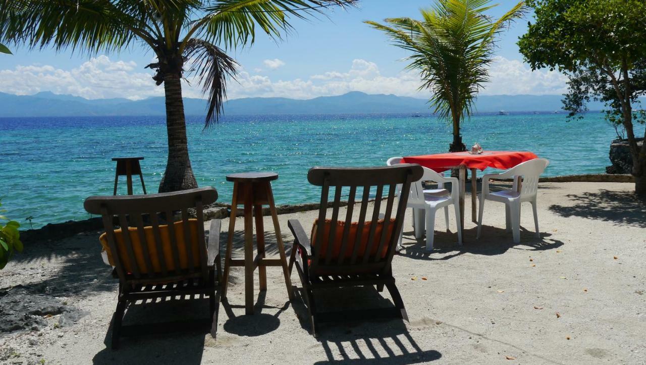 Moalboal T Breeze Coastal Resort Exteriör bild